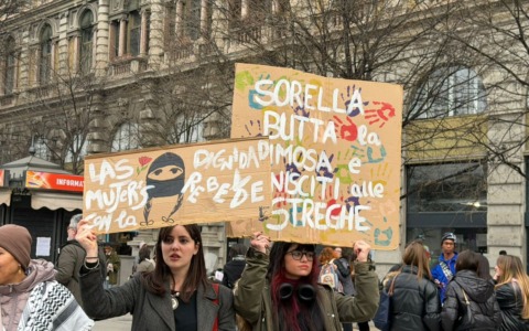 In piazza a Milano anche oggi contro violenza di genere e patriarcato: sciopero e corteo studentesco e del movimento “Non una di meno”