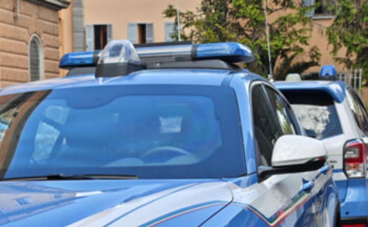 92enne spara in casa alla sua badante durante una lite: donna ferita gravemente all’addome