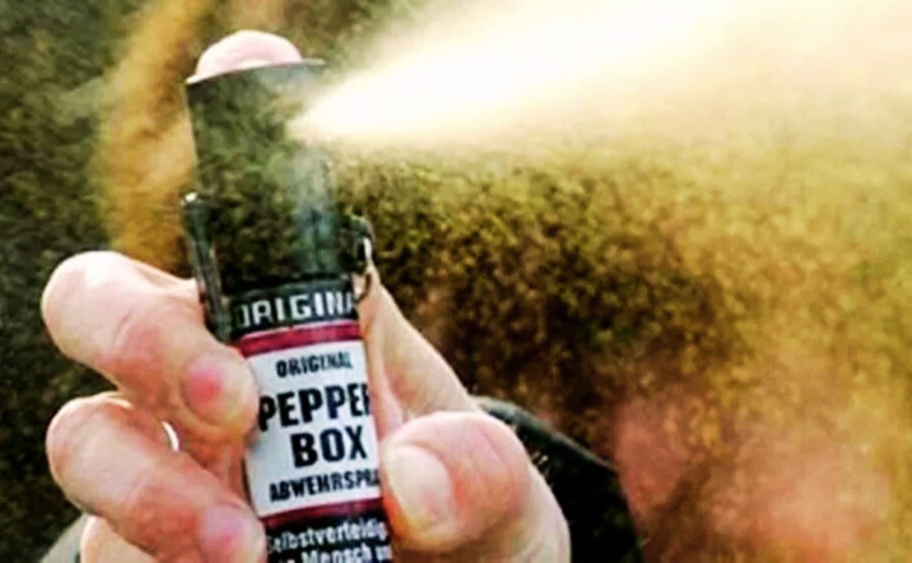 Aggressione con spray urticante e taglierino, due fermati in zona piazzale Loreto per tentata rapina