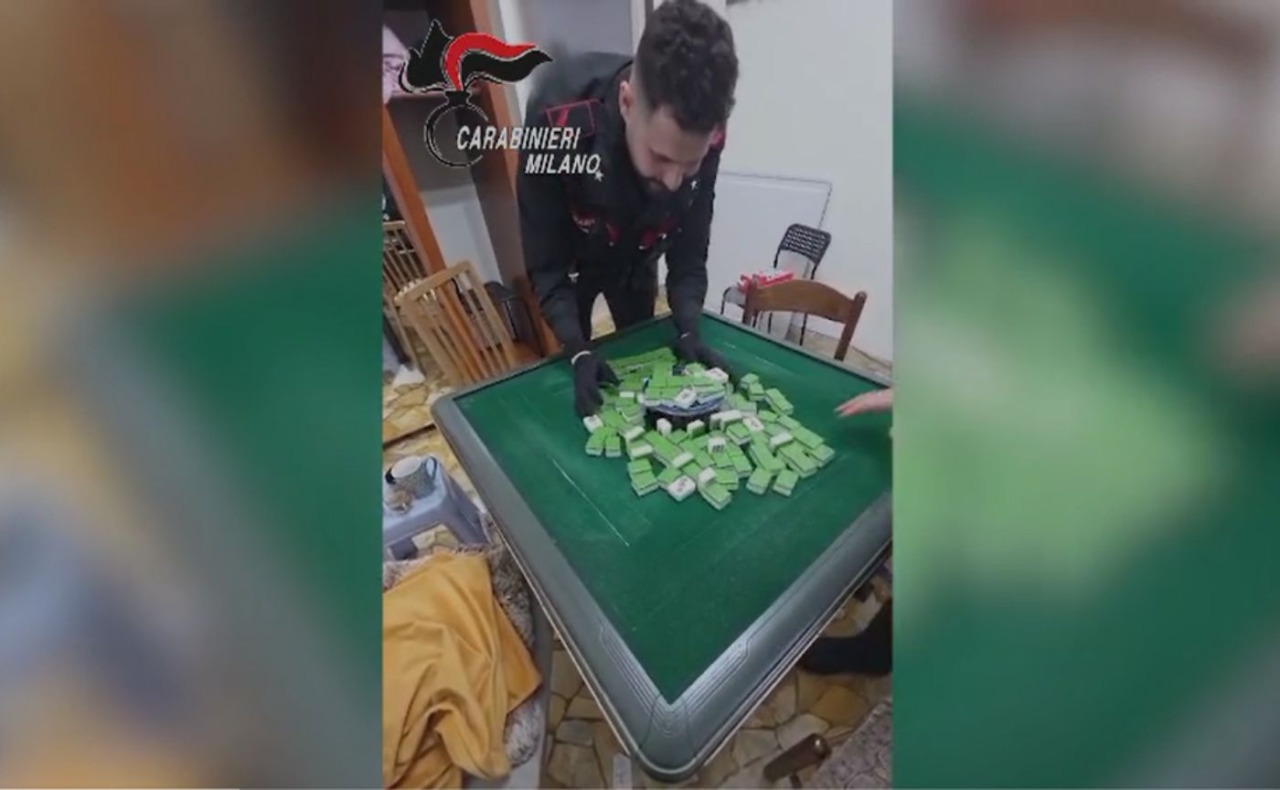 Sorpresi a giocare a mahjong in una sala da gioco abusiva in casa ad Affori: sei cinesi denunciati