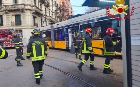 Tram 9 deragliato: autista indagato per disastro ferroviario, sequestrate comunicazioni della control room Atm