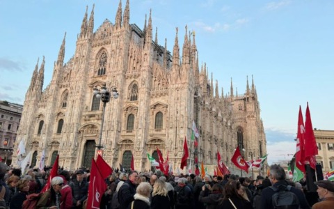 Festa in piazza Duomo per la vittoria del “No” al Referendum della giustizia