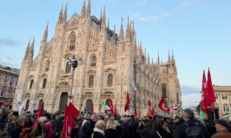 Festa in piazza Duomo per la vittoria del “No” al Referendum della giustizia