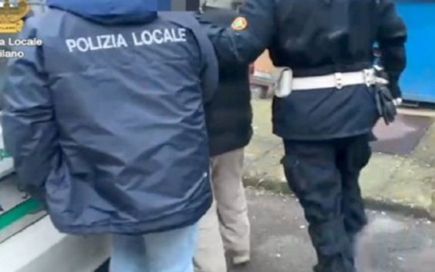 Furti ai danni di turiste negli hotel in zona Repubblica: arrestato 25enne dopo due colpi