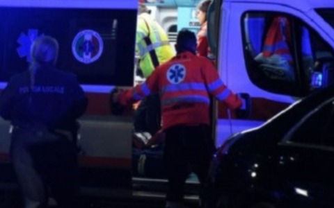 Violenta lite tra raider in piazza Oberdan finisce a coltellate: arrestato un pakistano di 29 anni e portato a San Vittore