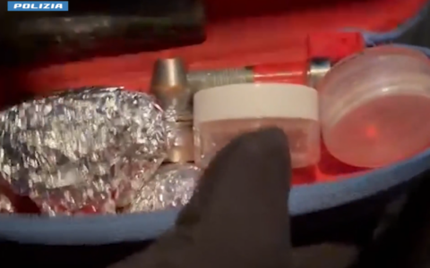 Spaccio a Rogoredo, arrestato un 41enne: nascondeva la droga nell’auto