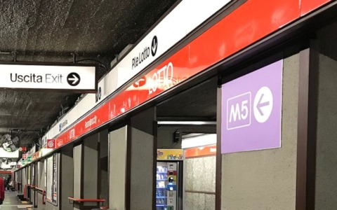 Violenza nella metro M1 a Lotto: controllore Atm aggredito con un martello da un passeggero senza biglietto