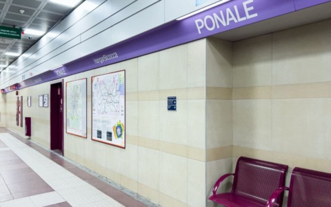 Baby gang in azione con coltello nei mezzanini della metro M5 Ponale: sei arresti, tre sono minorenni