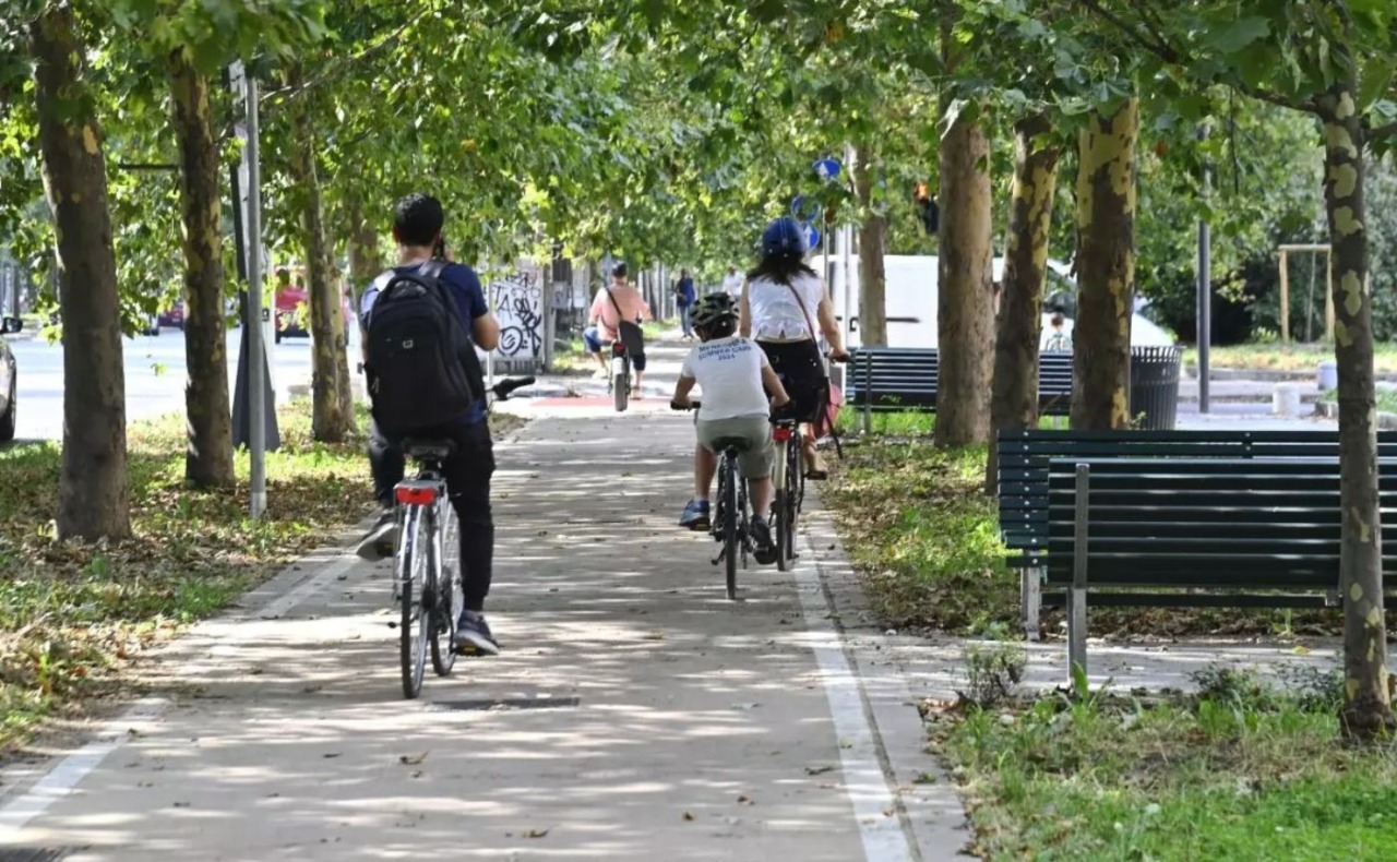 Milano presenta “Möves”: il piano per rivoluzionare mobilità pedonale e ciclabile