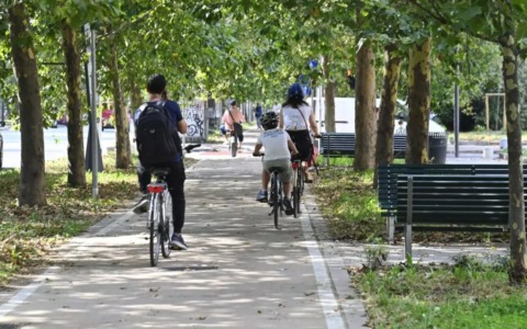 Milano presenta “Möves”: il piano per rivoluzionare mobilità pedonale e ciclabile