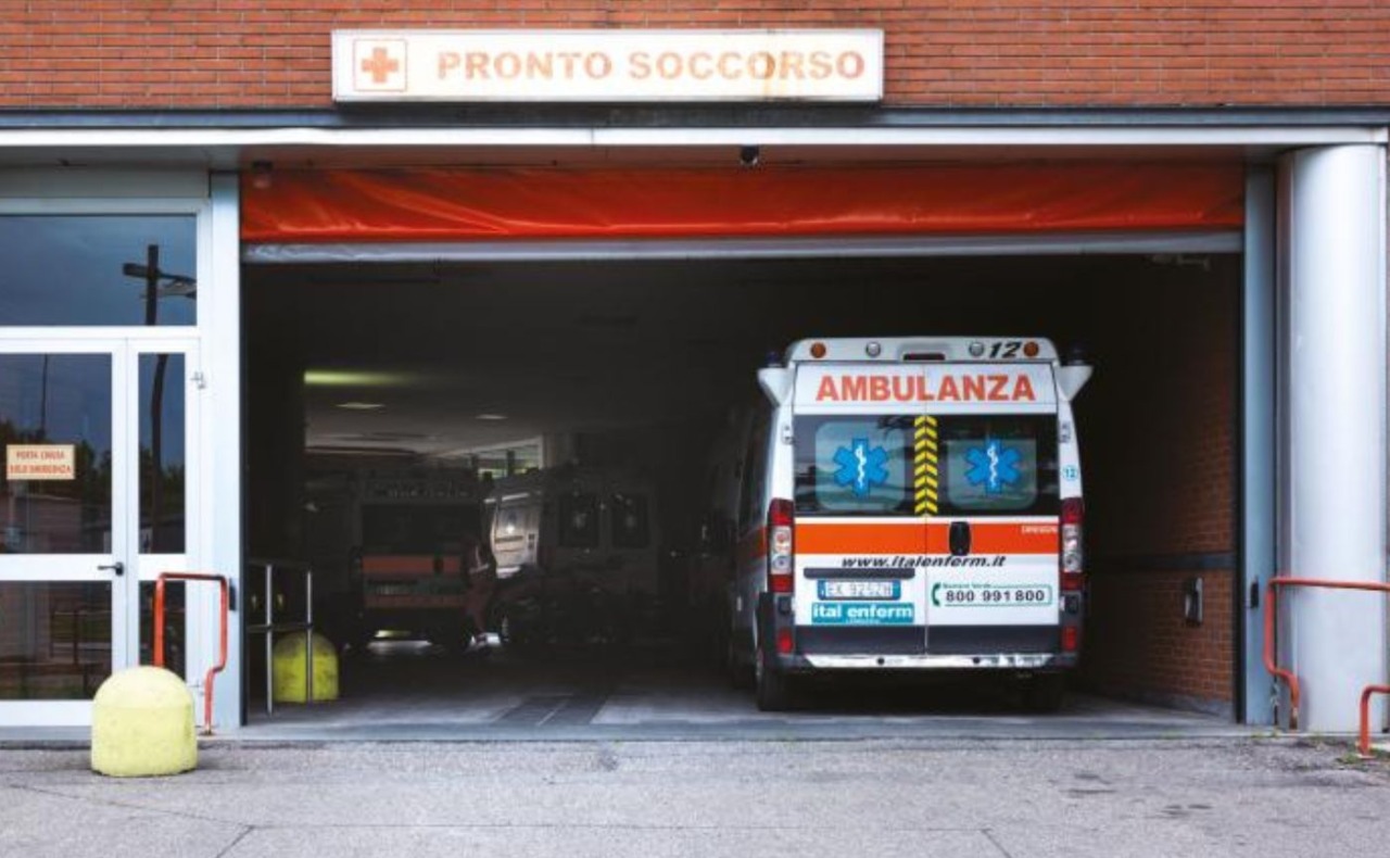 21enne nordafricano accoltellato in via Farini: fermato un clochard