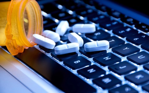 33enne acquistava droga dal dark web per venderla nelle zone della movida sui Navigli: fermato con oltre un chilo di stupefacenti