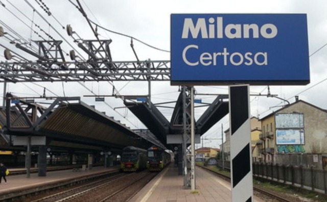 Una banda di 10 persone lo circondano e lo accoltellano in stazione a Milano Certosa: 22enne muore nella notte in ospedale