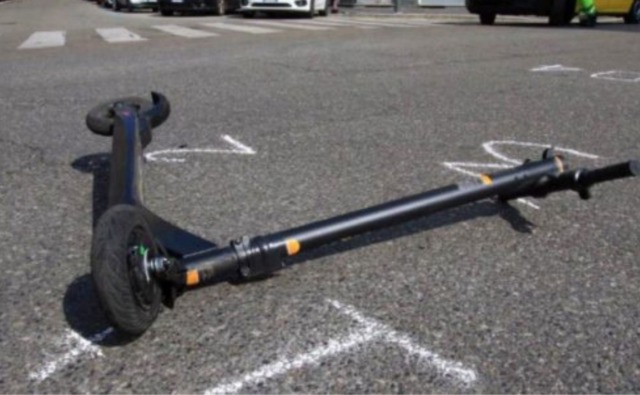 Incidente in via Litta Modignani: 16enne perde il controllo del monopattino elettrico e rovina a terra