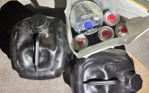 Laboratorio per solidificare la cocaina in casa: arrestato 56enne in zona Barona
