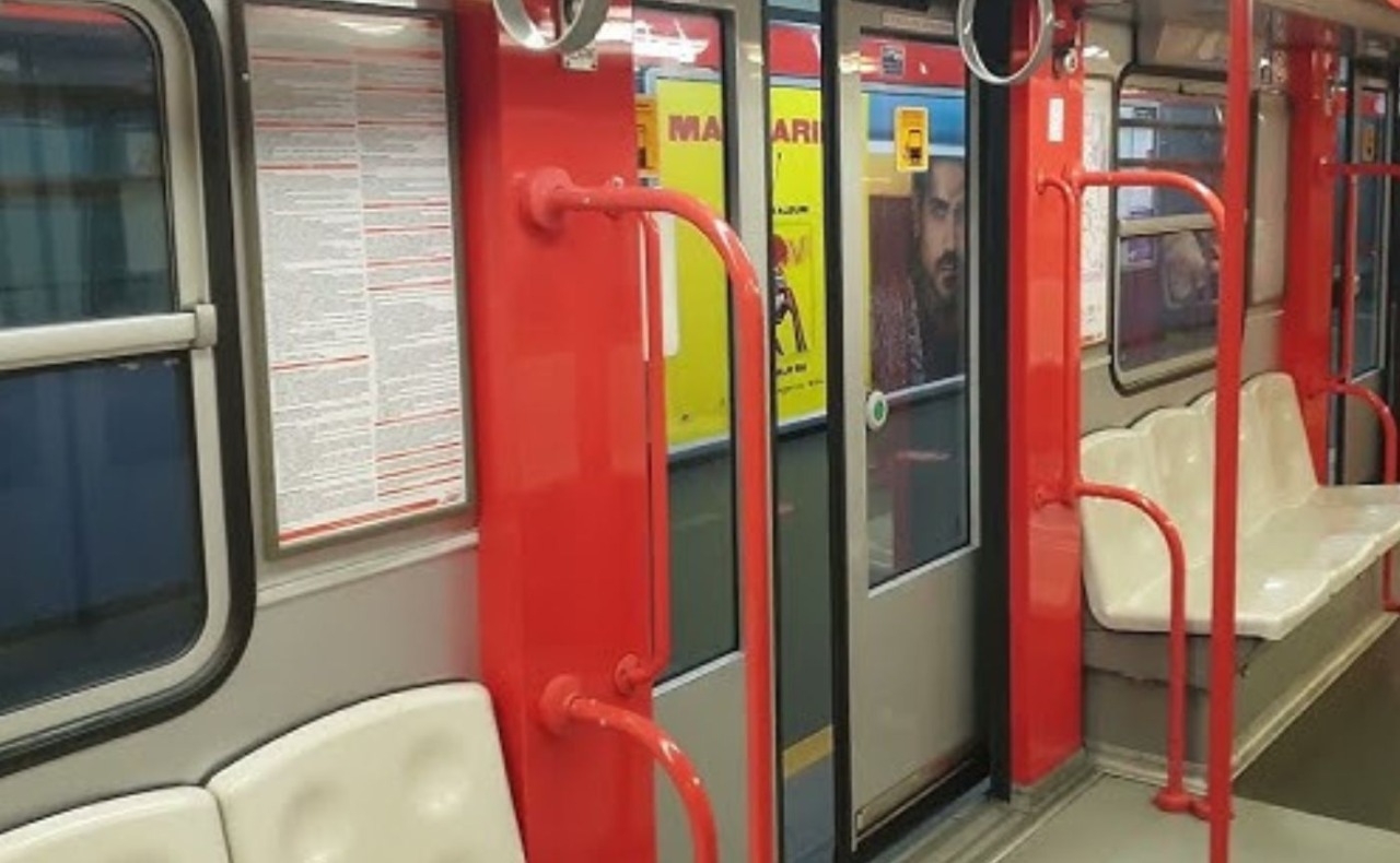 Frenata d’emergenza sulla metro M1 a Cadorna per salvare un uomo sui binari: passeggeri feriti e linea bloccata