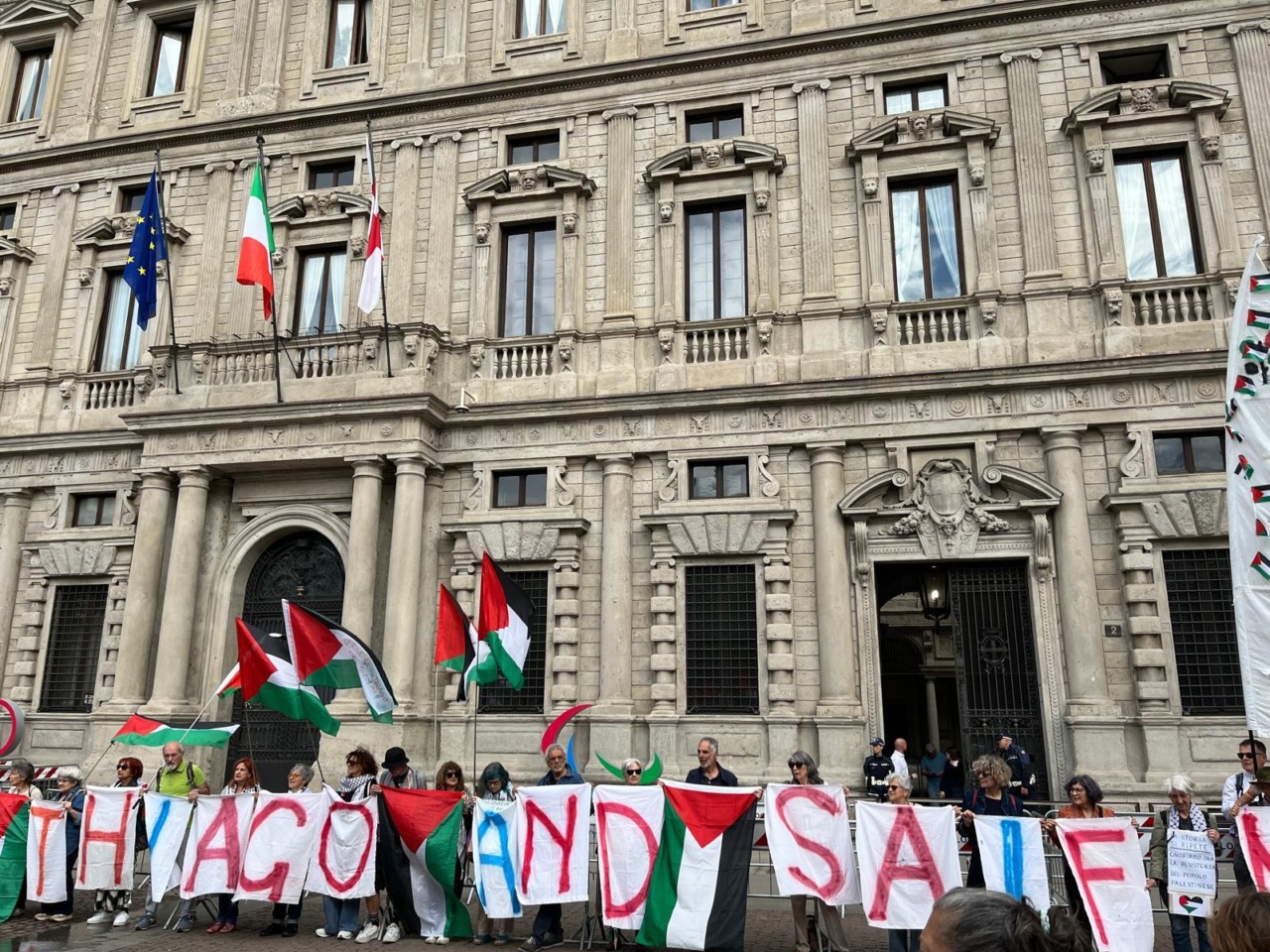 Solidarietà per Gaza: attivisti e politici chiedono la liberazione dei membri della Flotilla