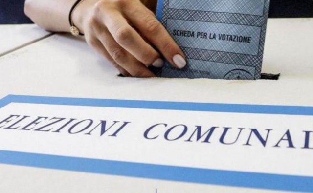 Elezioni Comunali 2026, le urne sono aperte fino alle 15 di oggi: l’affluenza alle 23 di domenica nei comuni della città metropolitana