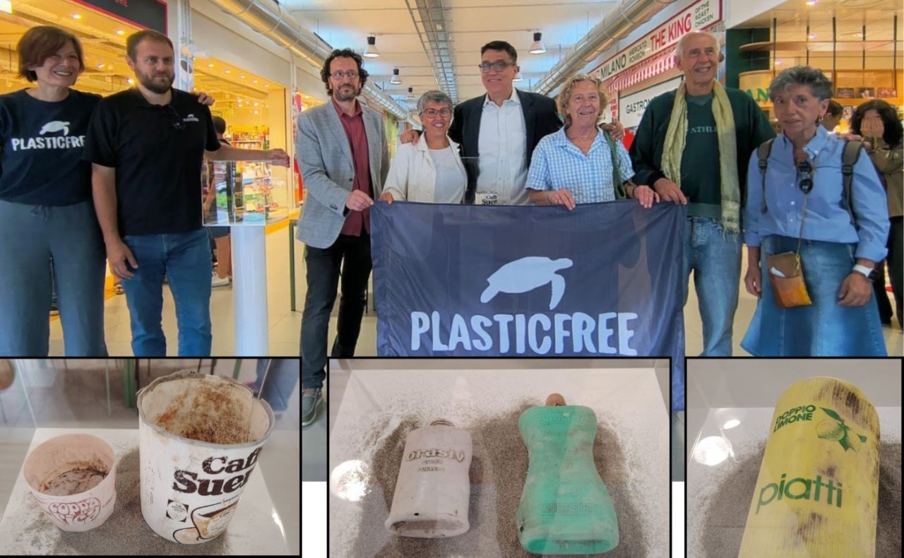 Inaugurato nel mercato di via Rombon il “Museo della Plastica”: i reperti degli anni ’50 testimoniano un inquinamento che dura decenni