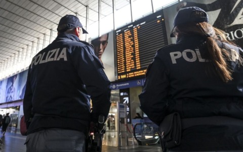 Dopo il delitto a Milano Certosa torna l’allarme sicurezza: le stazioni di Milano restano sorvegliate speciali