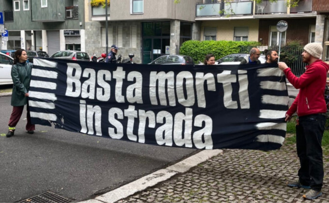 La protesta dei ciclisti scende in piazza: stasera in via Gattamelata presidio per chiedere più sicurezza