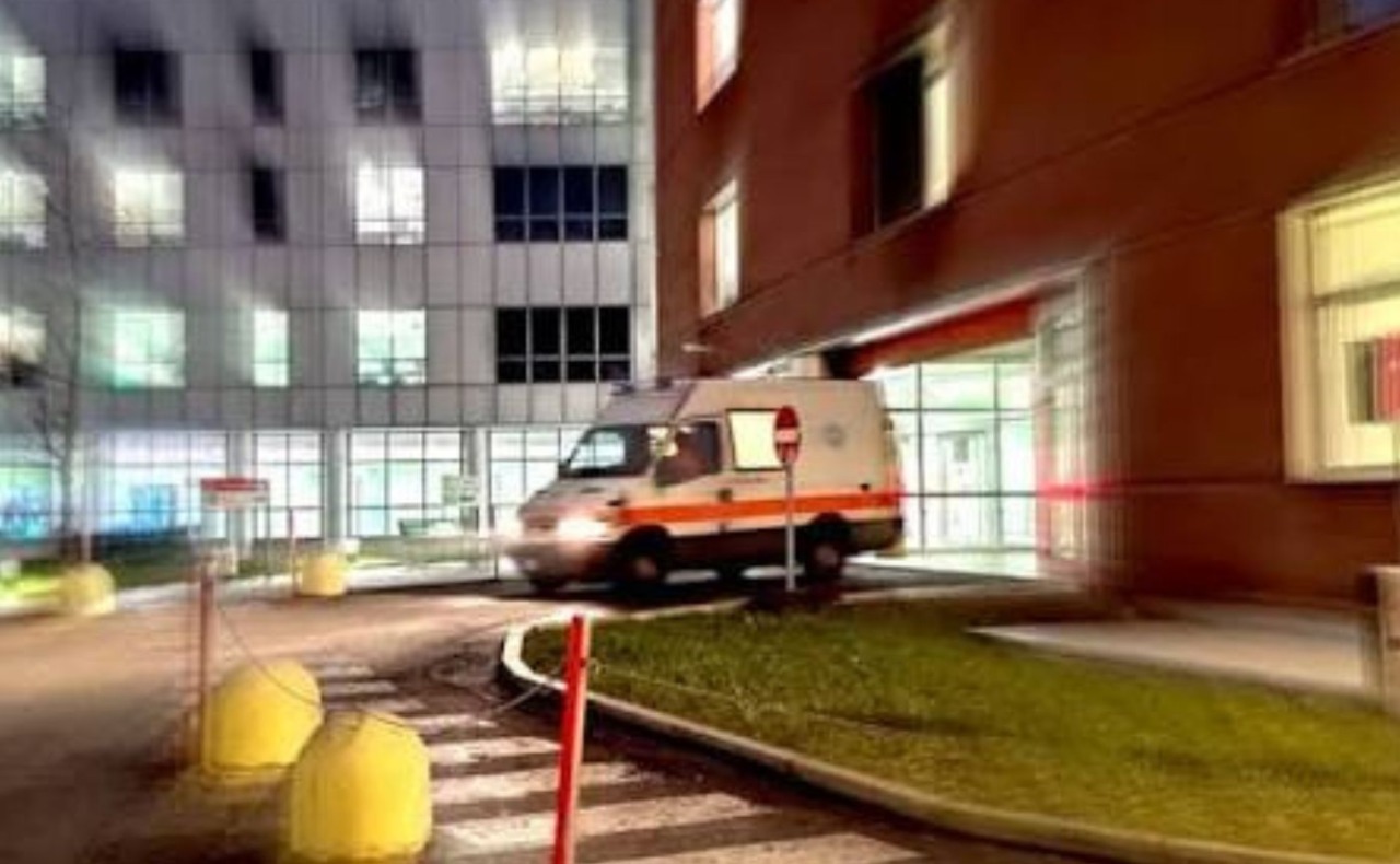 Accoltellamento nella notte a Milano: 49enne in gravi condizioni al Niguarda