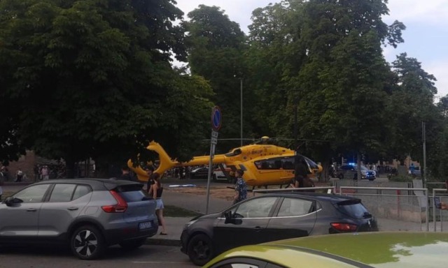 Abbiategrasso, accoltellamento nei giardini del Castello: 60enne in pericolo di vita