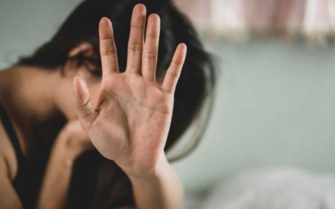 Conosce una 16enne su Instagram, poi la presunta violenza: il gip respinge la richiesta di carcere