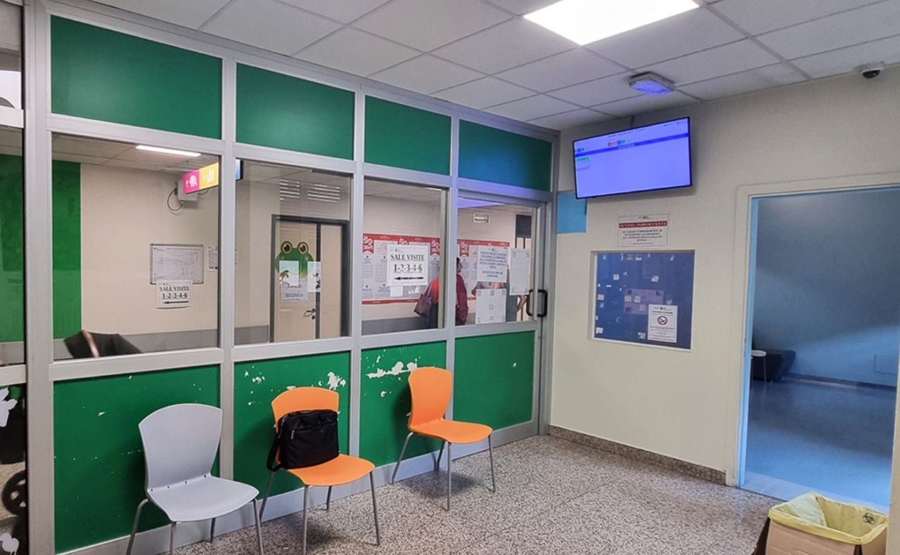 Bimba di due anni con dolori addominali muore all’ospedale Buzzi dopo il trasferimento da Rho: si indaga per omicio colposo