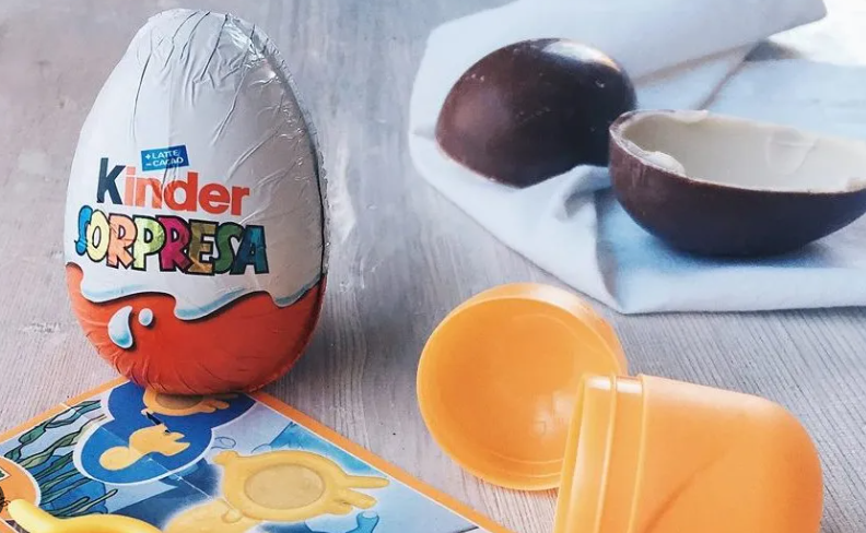 Fugge al controllo e sperona due veicoli: la cocaina era nascosta negli ovetti Kinder
