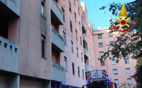 Milano, incendio in un appartamento: muore un’anziana disabile