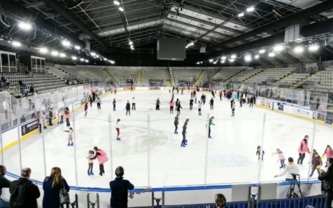 La Fiera Ice Arena apre alla città: grande partecipazione per la giornata dedicata al ghiaccio