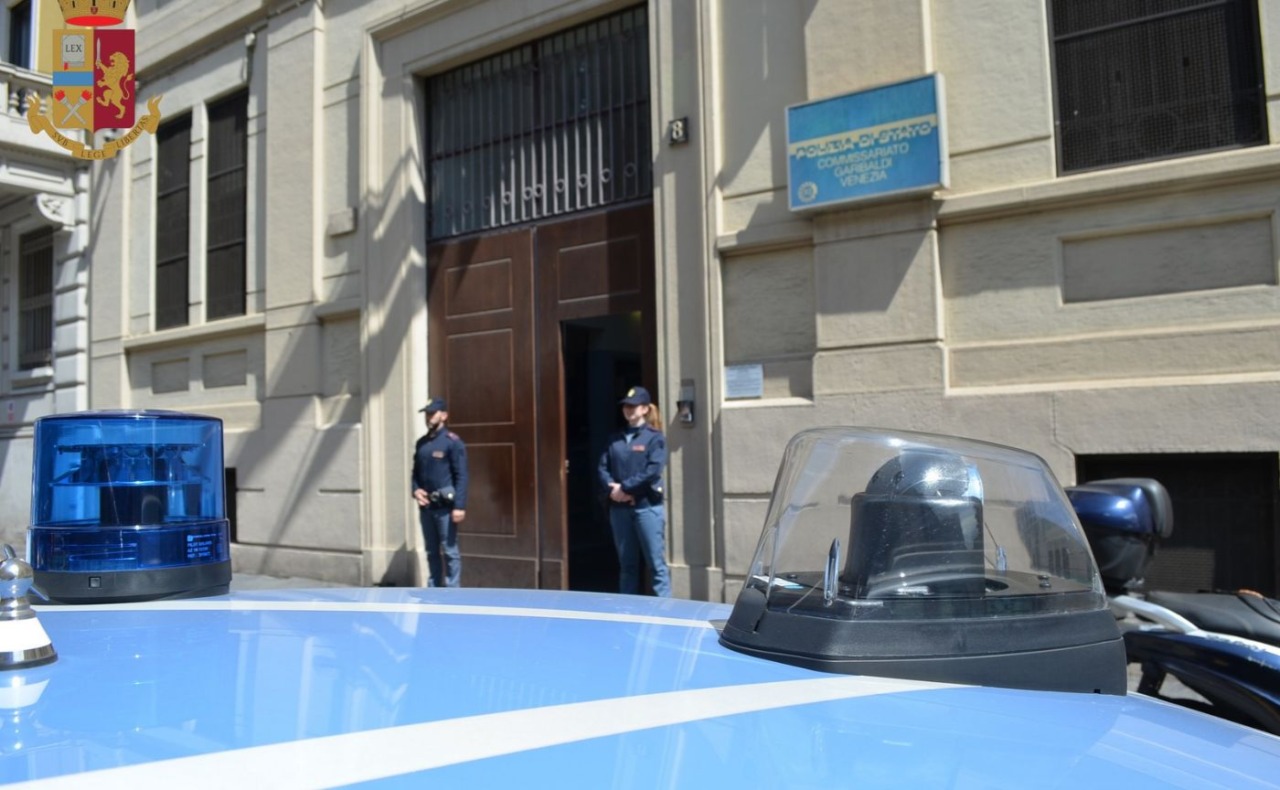 Blitz antidroga del commissariato Garibaldi Venezia tra Monza e Milano: due arresti, sequestrati 2,3 chili di eroina e 5 chili di sostanza da taglio