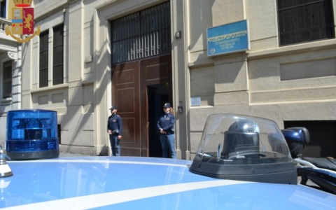 Blitz antidroga del commissariato Garibaldi Venezia tra Monza e Milano: due arresti, sequestrati 2,3 chili di eroina e 5 chili di sostanza da taglio